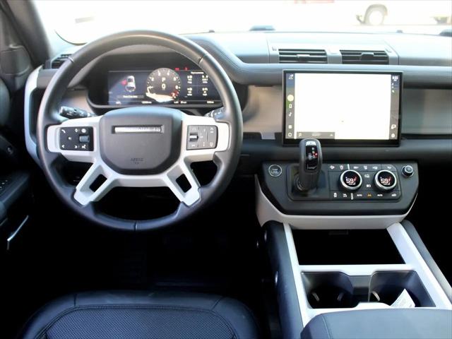 2025 Land Rover Defender 110 P300