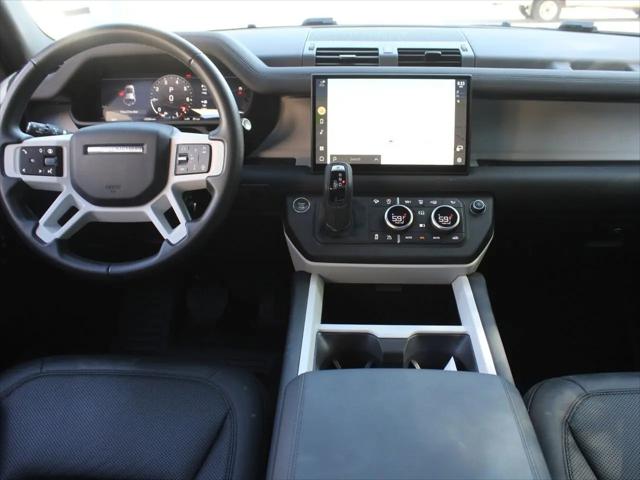 2025 Land Rover Defender 110 P300