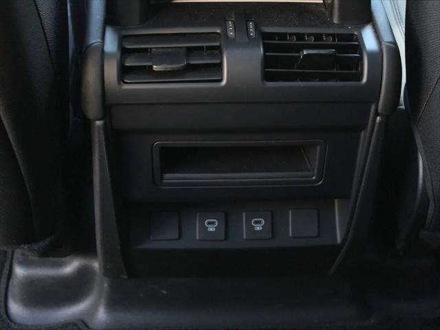 2025 Land Rover Defender 110 P300