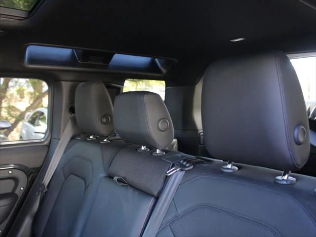 2025 Land Rover Defender 110 P300