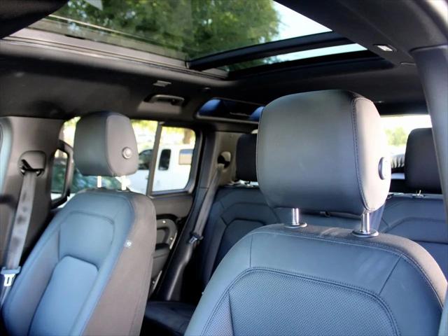 2025 Land Rover Defender 110 P300