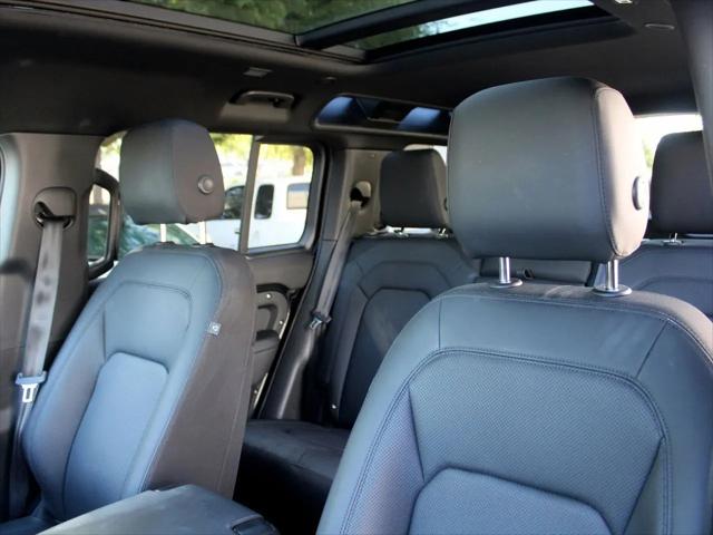 2025 Land Rover Defender 110 P300