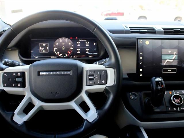 2025 Land Rover Defender 110 P300