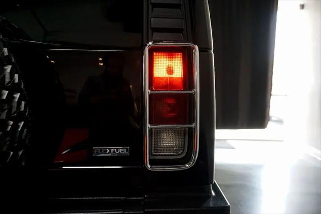 2009 HUMMER H2 SUV Luxury