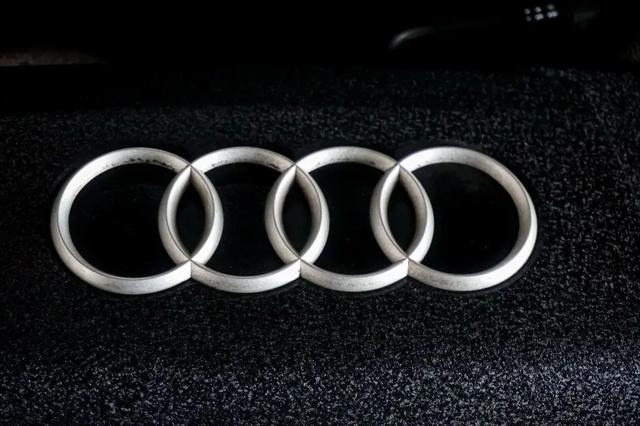 2004 Audi S4 Standard
