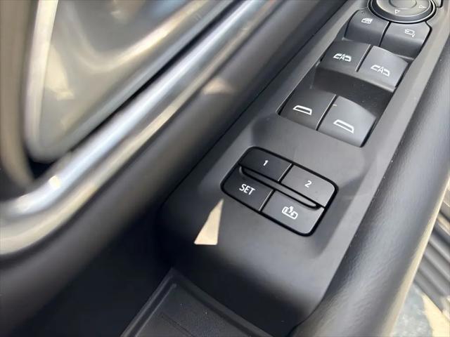2023 GMC Yukon XL 4WD AT4