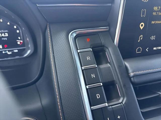 2023 GMC Yukon XL 4WD AT4