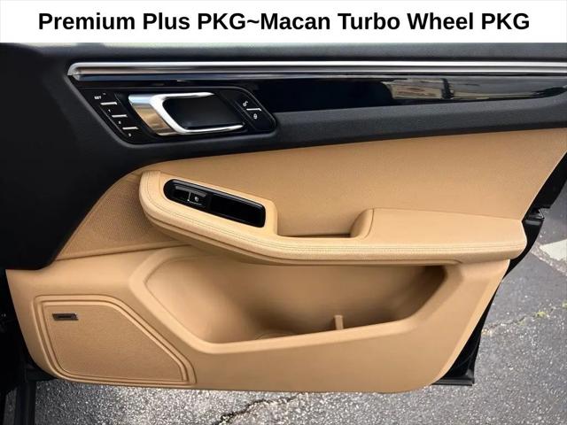 2017 Porsche Macan Macan