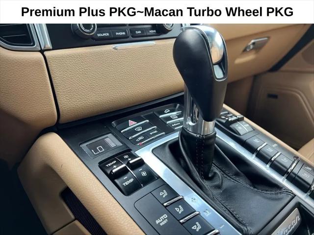 2017 Porsche Macan Macan