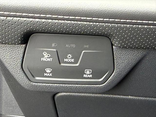 2026 Volkswagen Atlas Cross Sport SEL R-Line Black