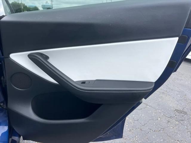 2022 Tesla Model Y Long Range Dual Motor All-Wheel Drive