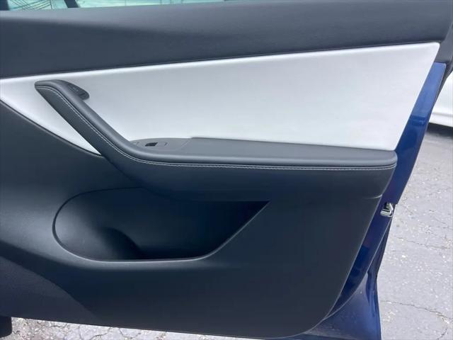 2022 Tesla Model Y Long Range Dual Motor All-Wheel Drive