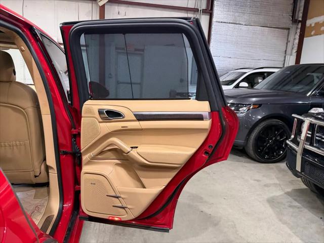 2017 Porsche Cayenne GTS