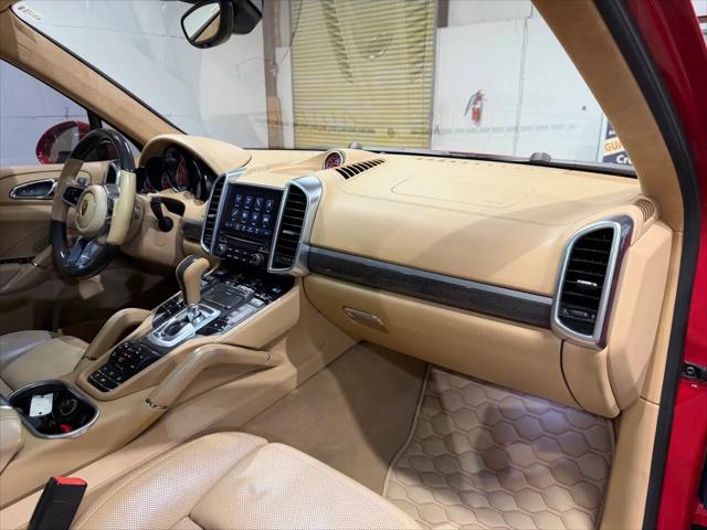 2017 Porsche Cayenne GTS