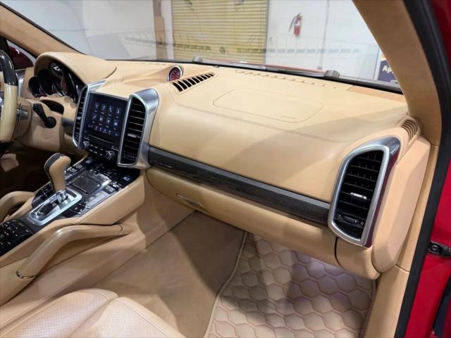 2017 Porsche Cayenne GTS
