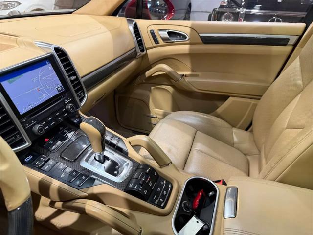 2017 Porsche Cayenne GTS