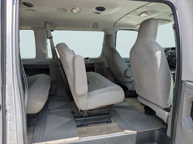 2014 Ford E-350 Super Duty XLT