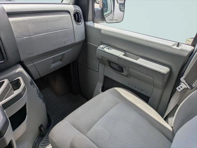 2014 Ford E-350 Super Duty XLT