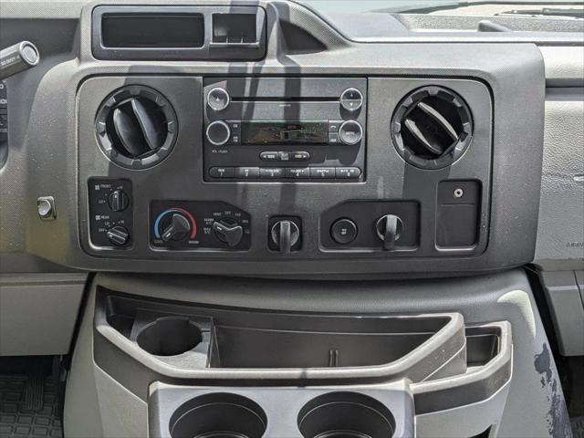 2014 Ford E-350 Super Duty XLT