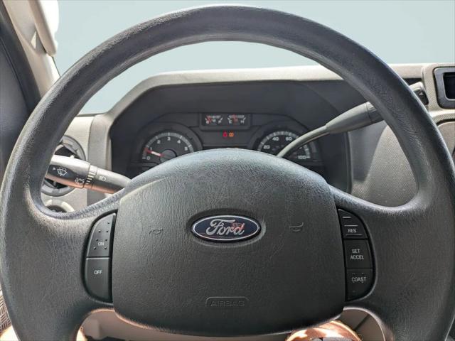 2014 Ford E-350 Super Duty XLT