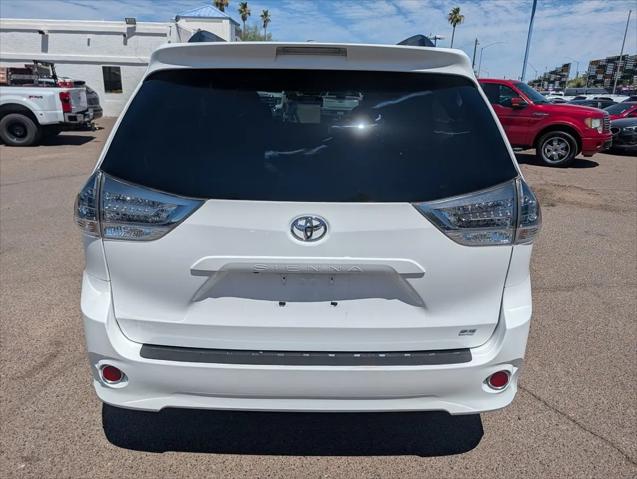 2016 Toyota Sienna SE 8 Passenger