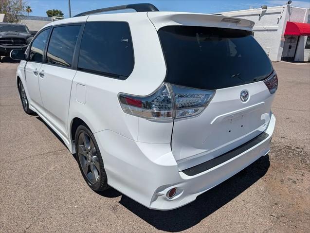 2016 Toyota Sienna SE 8 Passenger