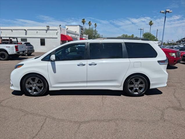 2016 Toyota Sienna SE 8 Passenger