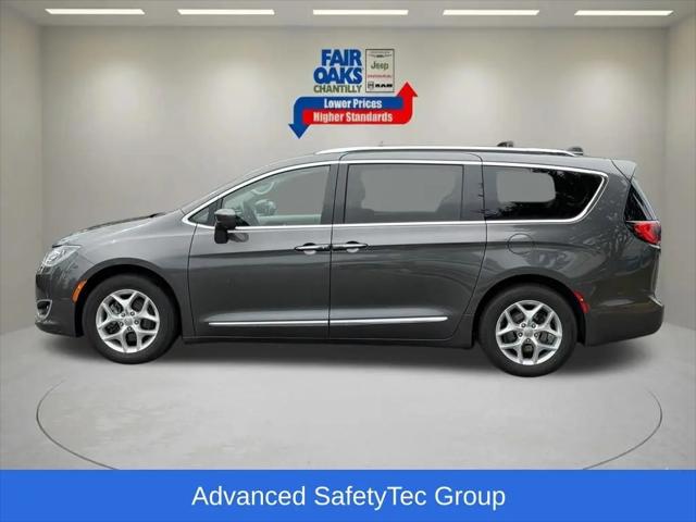 2017 Chrysler Pacifica Touring-L Plus