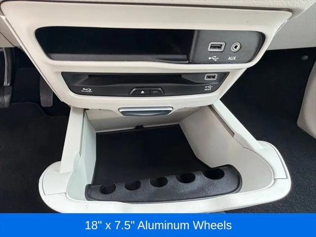 2017 Chrysler Pacifica Touring-L Plus