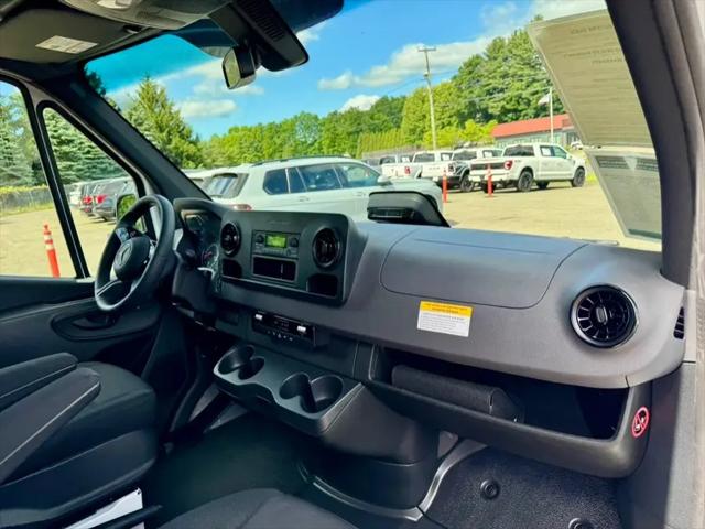 2025 Mercedes-Benz Sprinter 2500 Standard Roof 4-Cyl Diesel