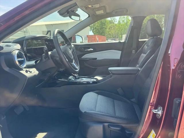 2025 Chevrolet Trax FWD LT