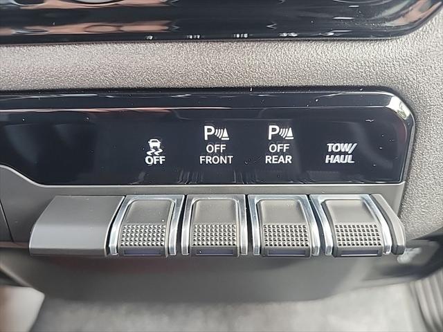 2026 Ram 1500 Tradesman Crew Cab 4x4 57 Box