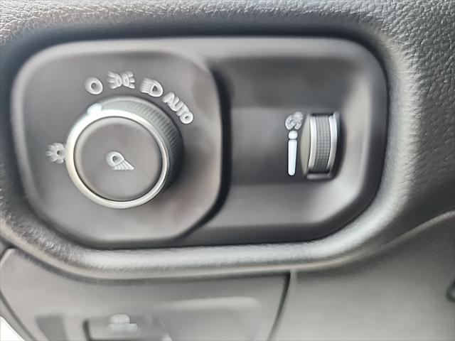 2026 Ram 1500 Tradesman Crew Cab 4x4 57 Box