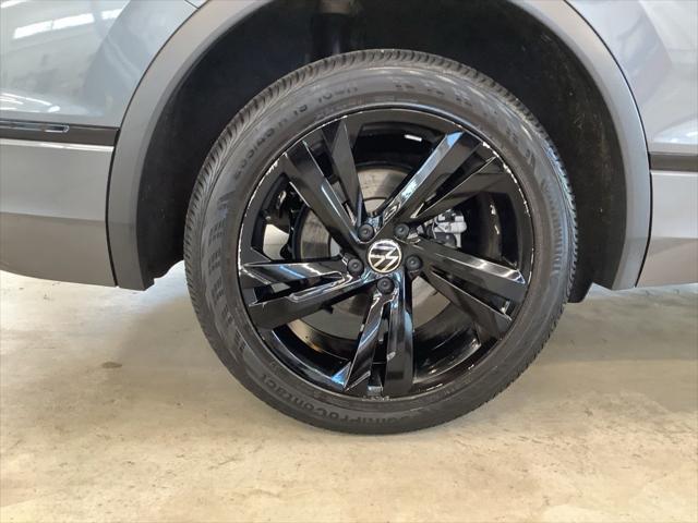 2023 Volkswagen Tiguan 2.0T SE R-Line Black
