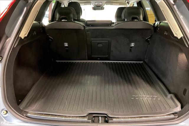2023 Volvo XC60 B5 Plus Bright Theme