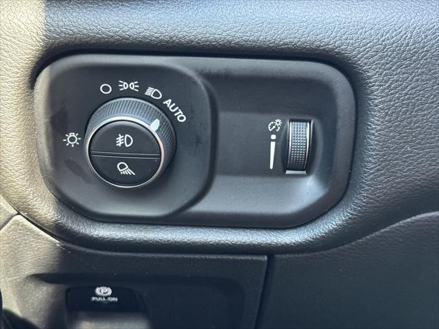 2025 Ram 1500 Tradesman Crew Cab 4x2 5'7" Box