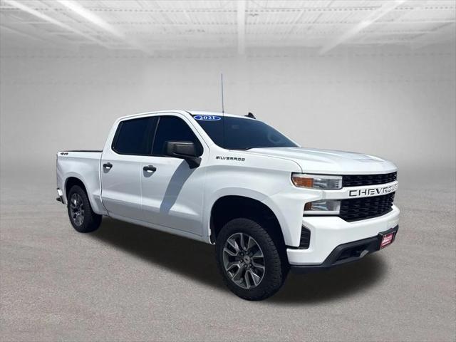 2021 Chevrolet Silverado 1500 4WD Crew Cab Short Bed Custom 2021 Chevrolet Silverado 1500 4WD Crew Cab Short Bed Custom