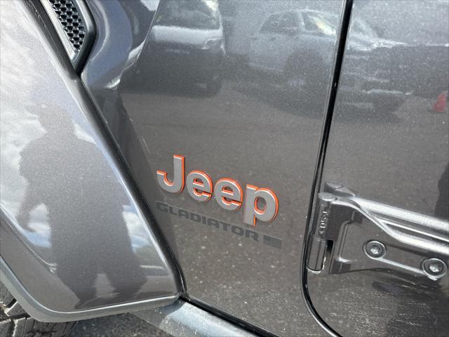 2023 Jeep Gladiator Sport
