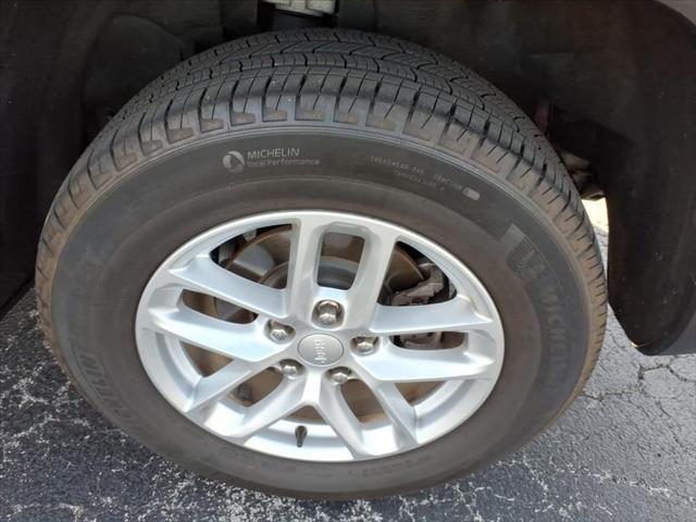 2023 Jeep Grand Cherokee Laredo 4x4
