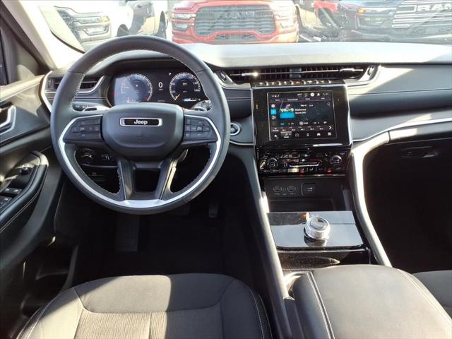 2023 Jeep Grand Cherokee Laredo 4x4