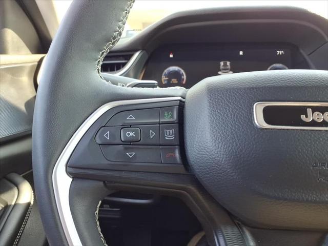 2023 Jeep Grand Cherokee Laredo 4x4