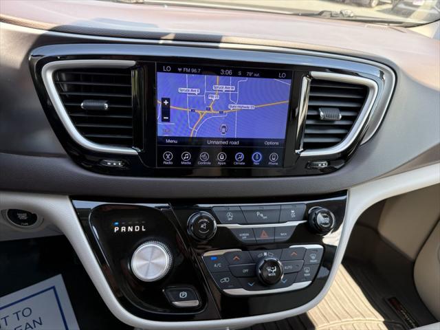 2017 Chrysler Pacifica Touring-L
