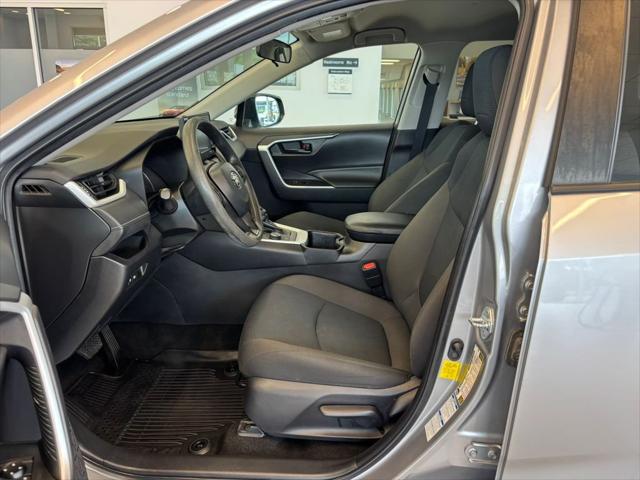 2022 Toyota RAV4 Hybrid LE