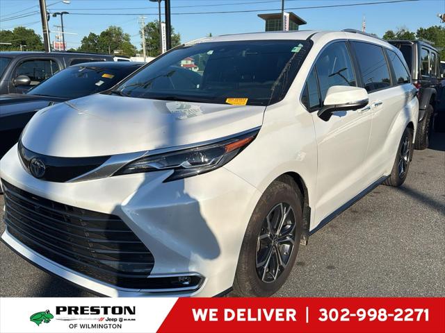 2025 Toyota Sienna Platinum