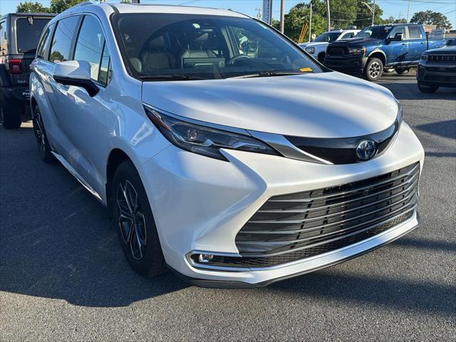 2025 Toyota Sienna Platinum