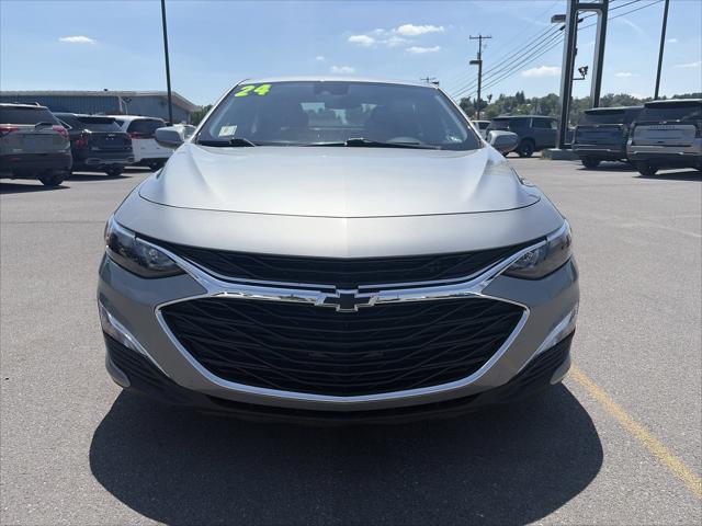 2024 Chevrolet Malibu FWD RS
