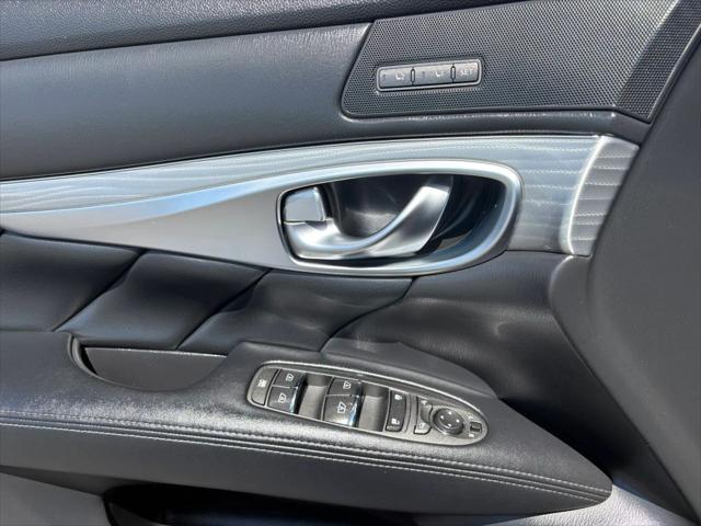 2017 INFINITI Q70L 3.7X
