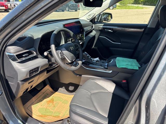 2026 Toyota Highlander Hybrid Limited