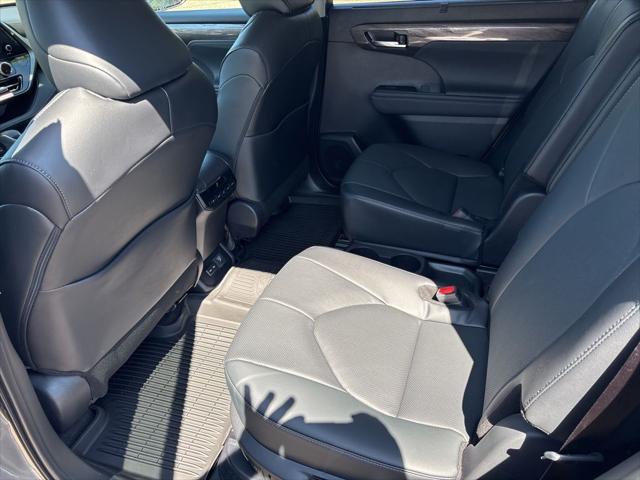 2026 Toyota Highlander Hybrid Limited