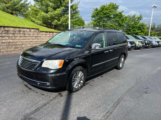 2014 Chrysler Town & Country Touring-L